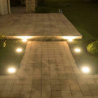 Solarne LED Disk Lampe za Dvorište – Ubodne Baštenske Lampe sa Senzorom Svetla (Set 4 Komada)
